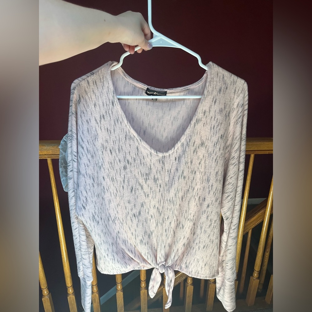 Light pink soft sweater with tie
